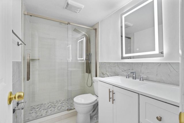 3580 S Ocean Boulevard 8b, South Palm Beach, FL 33480