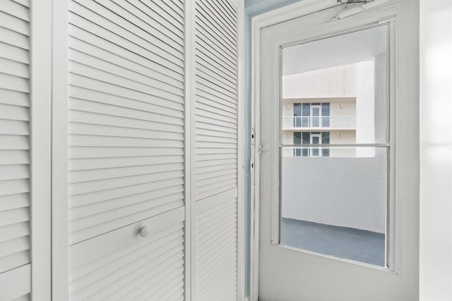 3580 S Ocean Boulevard 8b, South Palm Beach, FL 33480