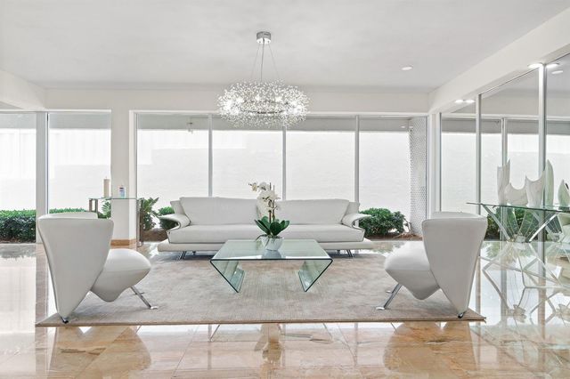 3580 S Ocean Boulevard 8b, South Palm Beach, FL 33480