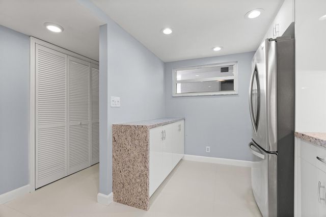3580 S Ocean Boulevard 8b, South Palm Beach, FL 33480