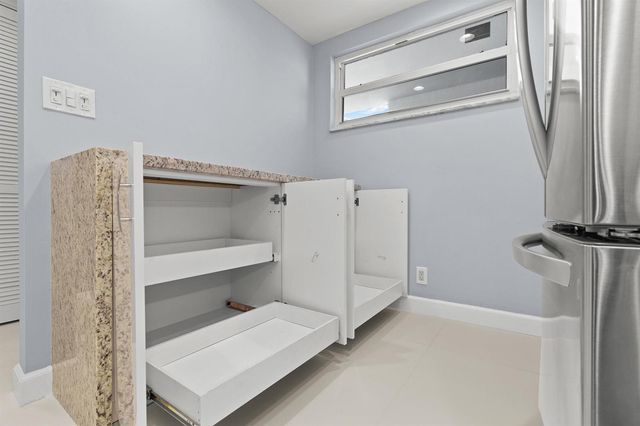 3580 S Ocean Boulevard 8b, South Palm Beach, FL 33480