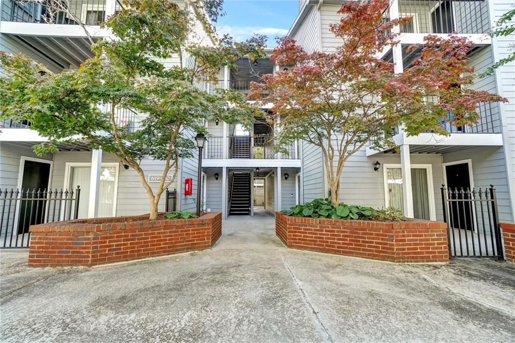 628 Granville Court, Sandy Springs, GA 30328