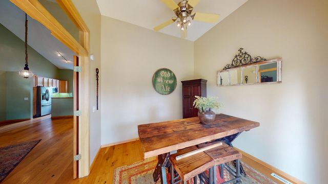 915 Kimberly Lane, Chanhassen, MN 55317