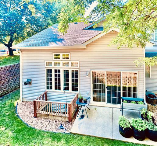 915 Kimberly Lane, Chanhassen, MN 55317