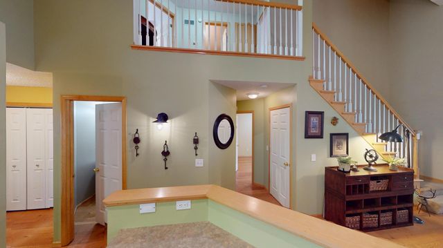 915 Kimberly Lane, Chanhassen, MN 55317