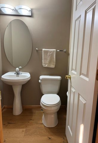 915 Kimberly Lane, Chanhassen, MN 55317