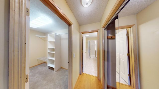 915 Kimberly Lane, Chanhassen, MN 55317