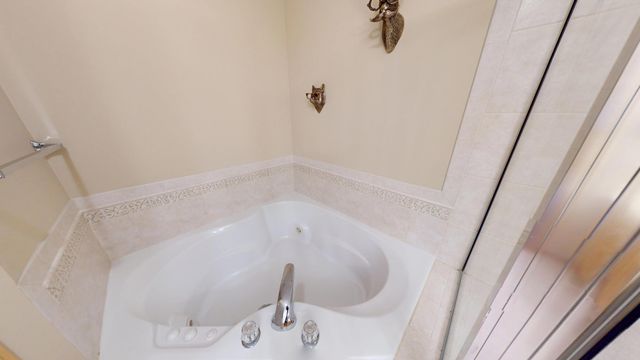 915 Kimberly Lane, Chanhassen, MN 55317