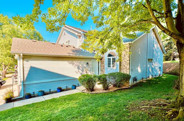 915 Kimberly Lane, Chanhassen, MN 55317