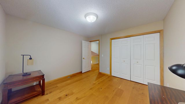 915 Kimberly Lane, Chanhassen, MN 55317
