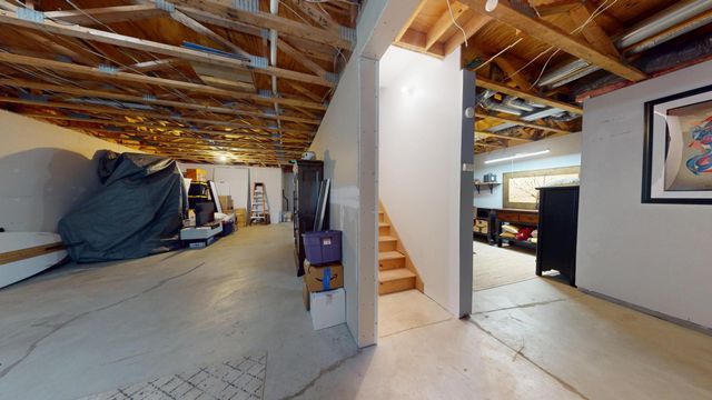 915 Kimberly Lane, Chanhassen, MN 55317