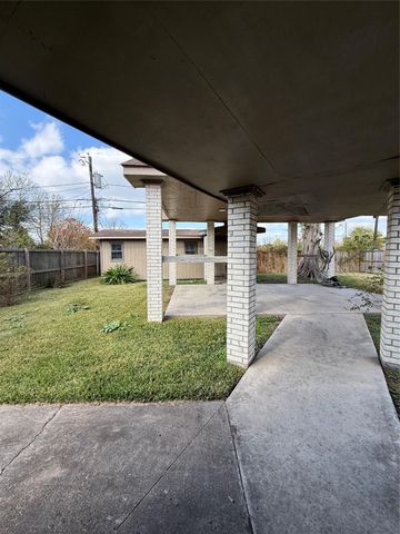 13319 Forest Knoll Drive, Houston, TX 77049