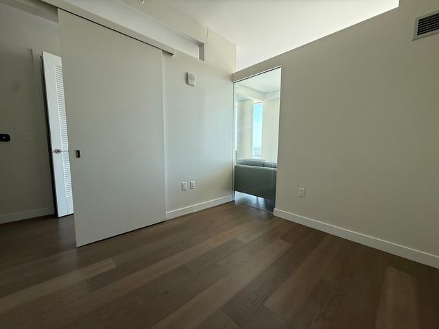 188 Brookline Ave 27G, Boston, MA 02215