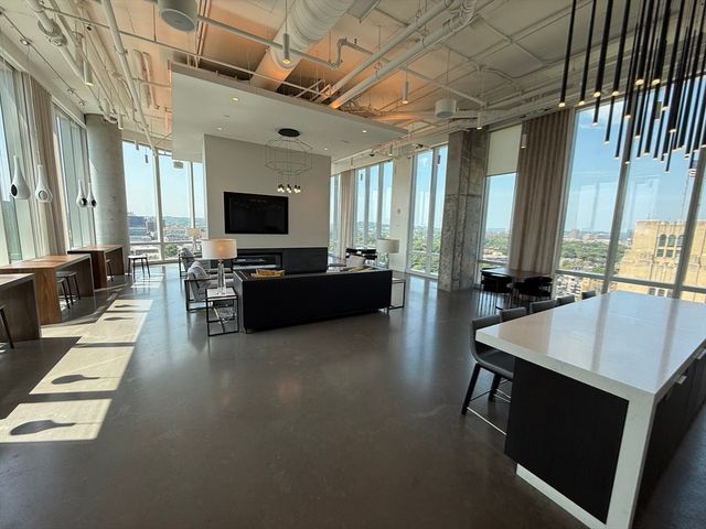 188 Brookline Ave 27G, Boston, MA 02215