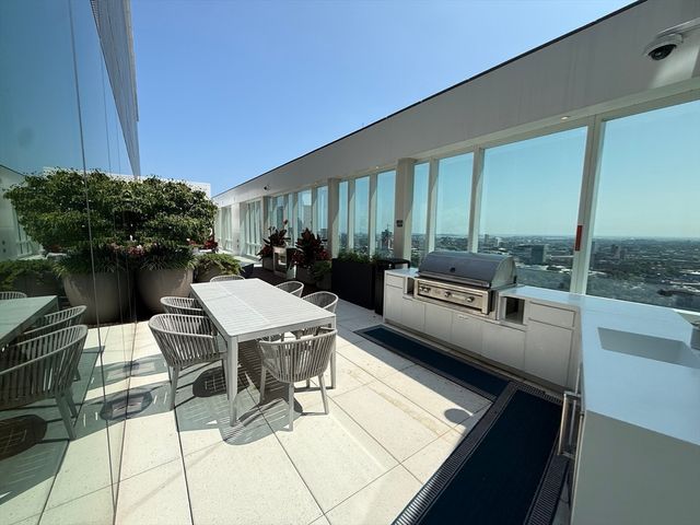 188 Brookline Ave 27G, Boston, MA 02215