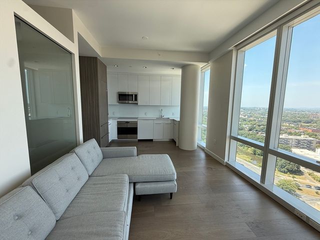 188 Brookline Ave 27G, Boston, MA 02215