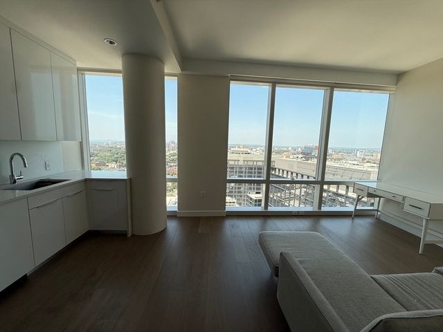 188 Brookline Ave 27G, Boston, MA 02215