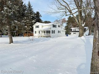 1421 E Mt Morris Road, Mount Morris, MI 48458