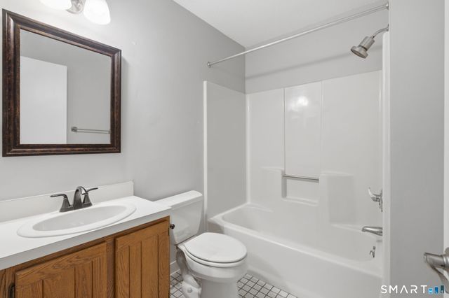 6 Uplands Way 6, Glastonbury, CT 06033