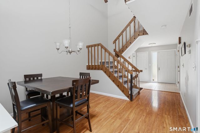 6 Uplands Way 6, Glastonbury, CT 06033