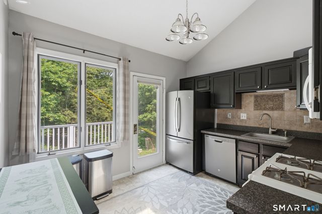6 Uplands Way 6, Glastonbury, CT 06033