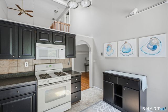 6 Uplands Way 6, Glastonbury, CT 06033
