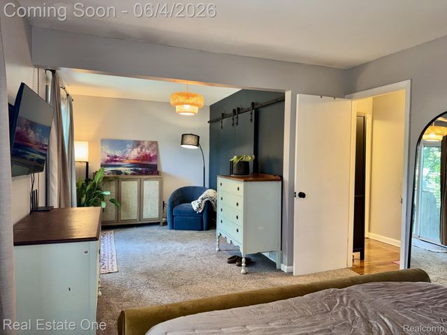 311 W Brockton Avenue, Madison Heights, MI 48071