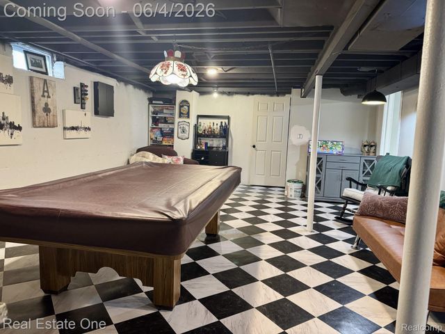 311 W Brockton Avenue, Madison Heights, MI 48071