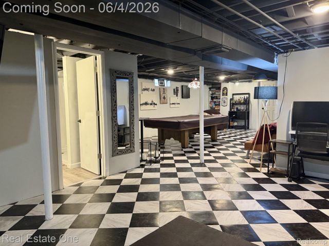 311 W Brockton Avenue, Madison Heights, MI 48071