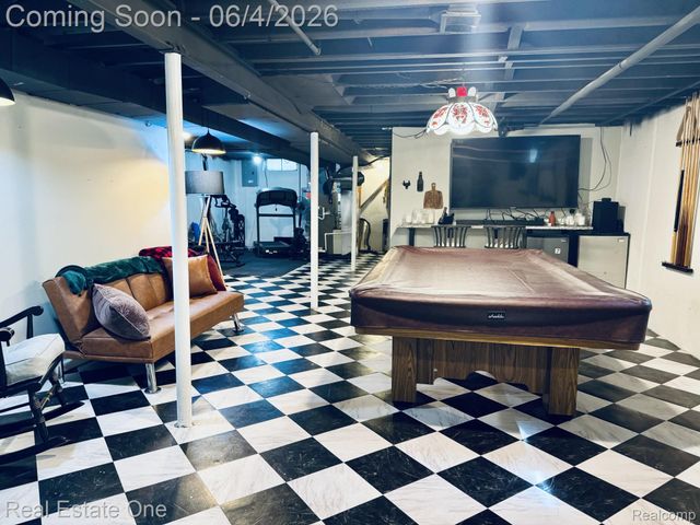 311 W Brockton Avenue, Madison Heights, MI 48071