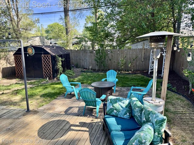 311 W Brockton Avenue, Madison Heights, MI 48071