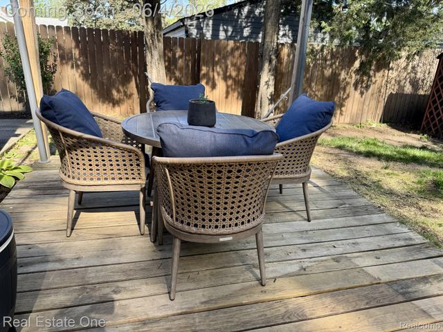 311 W Brockton Avenue, Madison Heights, MI 48071
