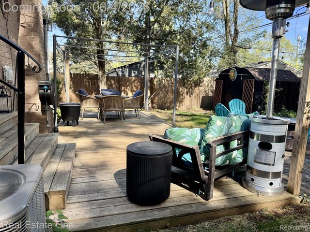 311 W Brockton Avenue, Madison Heights, MI 48071