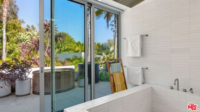 27044 Sea Vista Drive, Malibu, CA 90265