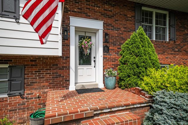 24 Michael Street, Scott Depot, WV 25560