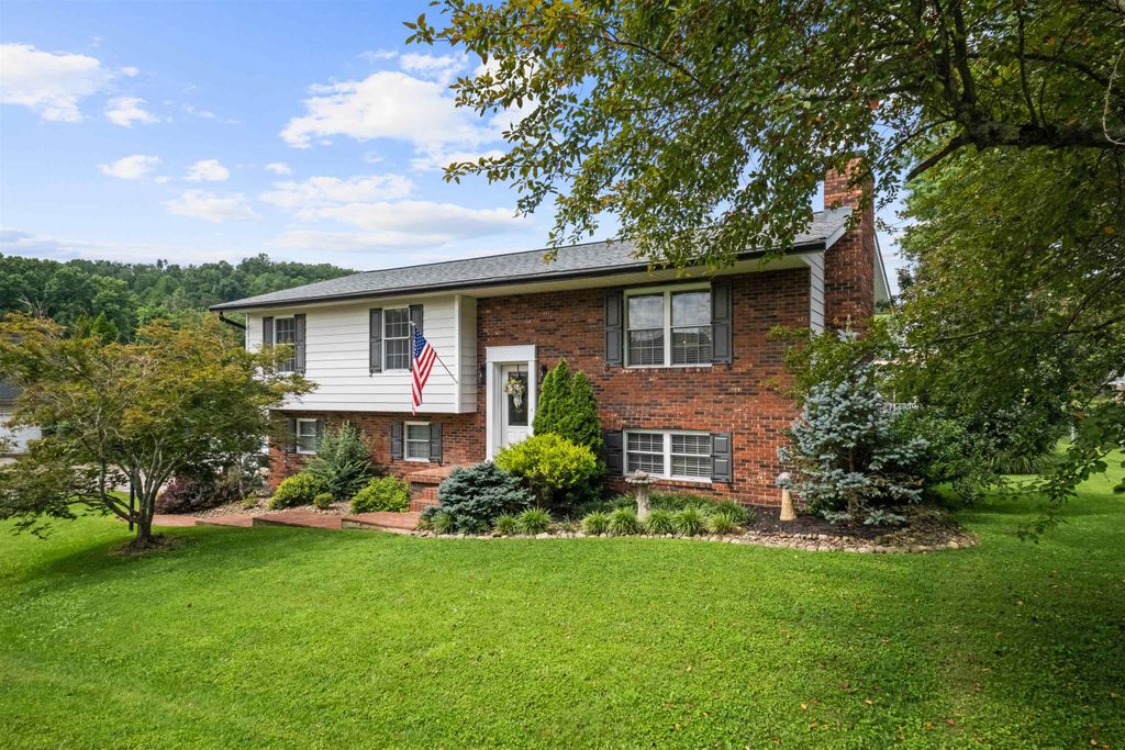 24 Michael Street, Scott Depot, WV 25560