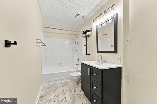 8 VICTORIA MANOR CT, Sicklerville, NJ 08081