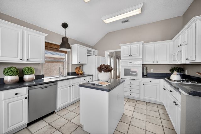 2802 Pecan Meadow Drive, Garland, TX 75040