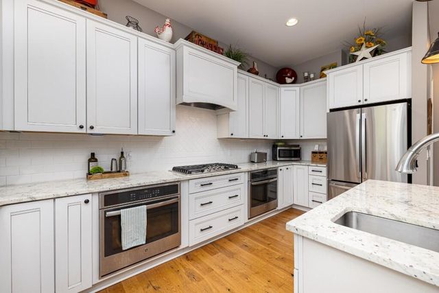 8061 Pine Ridge Court, Northville, MI 48168