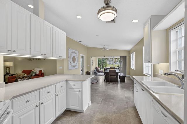 8269 Saint Johns Court, Wellington, FL 33414