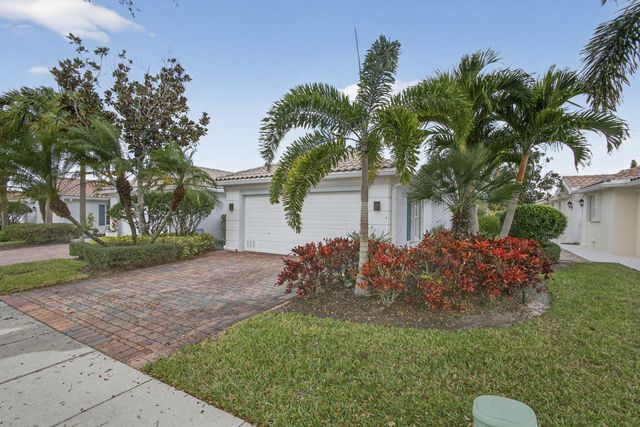 8269 Saint Johns Court, Wellington, FL 33414