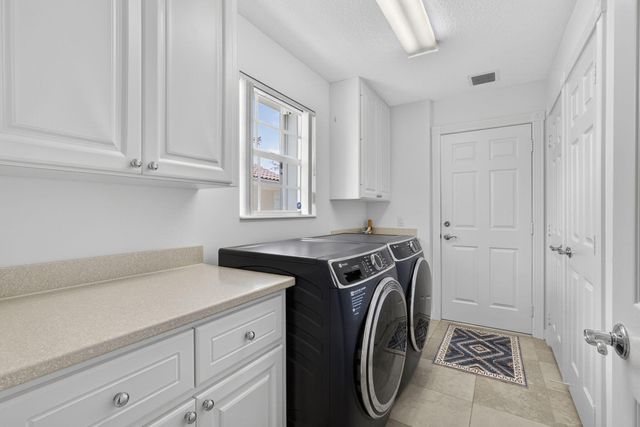 8269 Saint Johns Court, Wellington, FL 33414