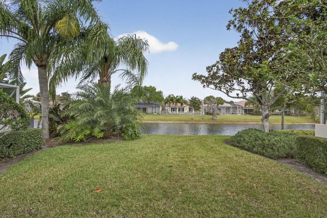 8269 Saint Johns Court, Wellington, FL 33414