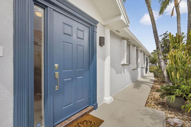 8269 Saint Johns Court, Wellington, FL 33414