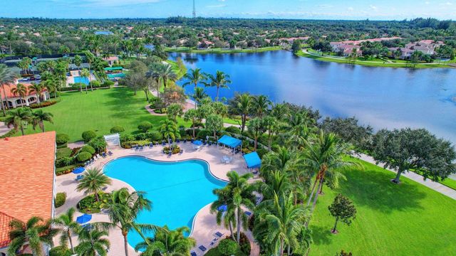 8269 Saint Johns Court, Wellington, FL 33414