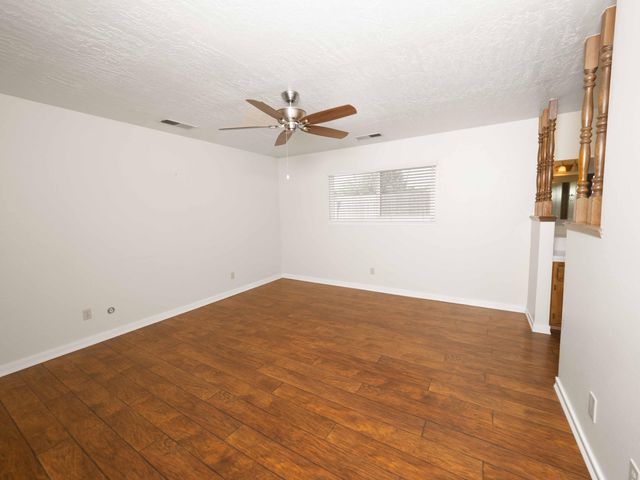 3116 W Beech Avenue, Visalia, CA 93277