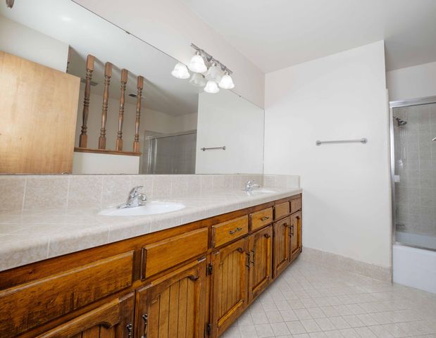 3116 W Beech Avenue, Visalia, CA 93277