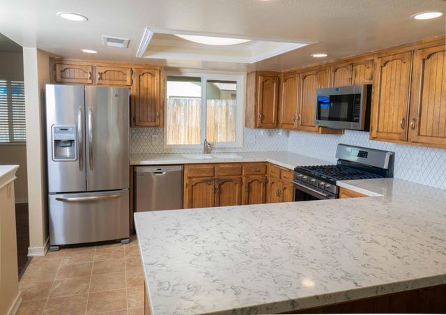 3116 W Beech Avenue, Visalia, CA 93277