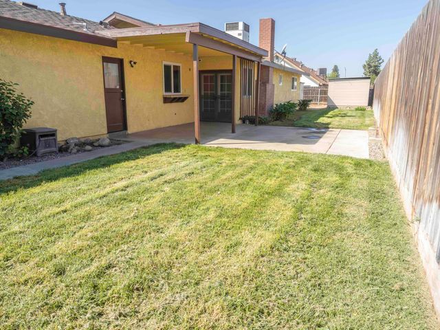 3116 W Beech Avenue, Visalia, CA 93277