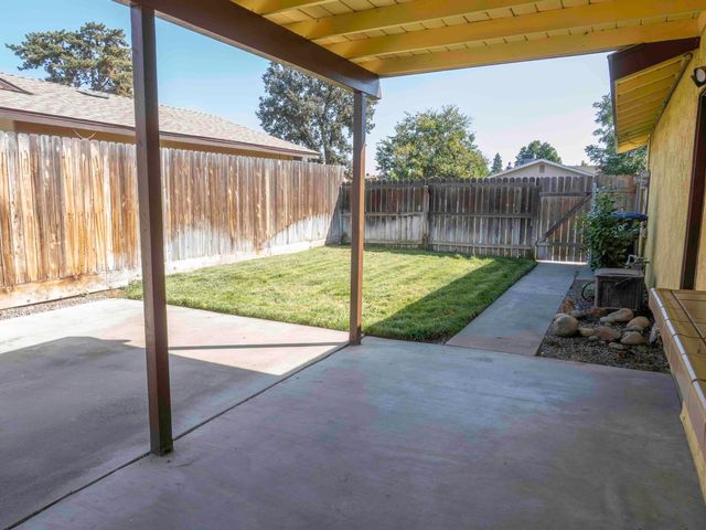 3116 W Beech Avenue, Visalia, CA 93277